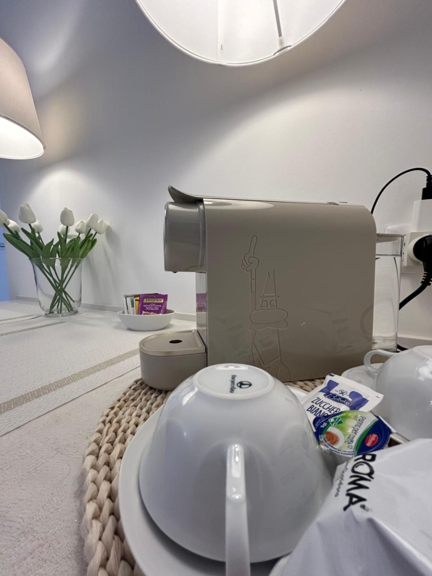 V&C Home Rental Specialist Appartamenti Fronte Lago Maggiore Germignaga Exteriör bild