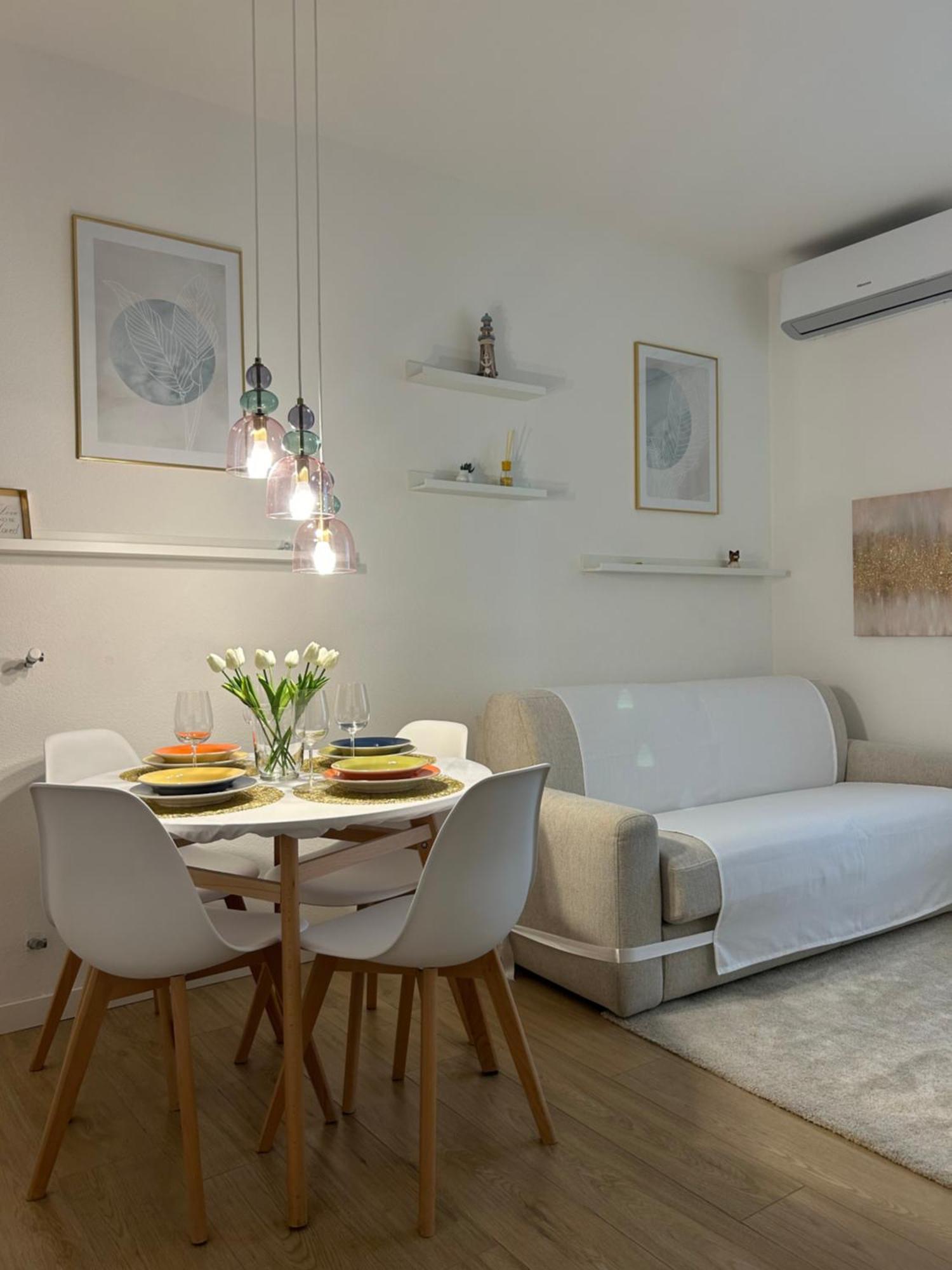 V&C Home Rental Specialist Appartamenti Fronte Lago Maggiore Germignaga Exteriör bild