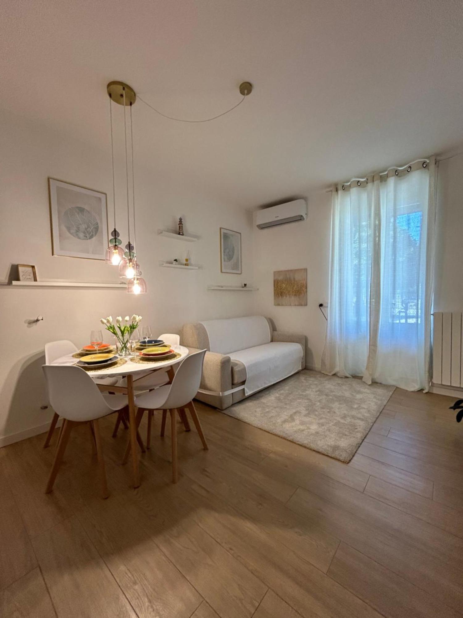 V&C Home Rental Specialist Appartamenti Fronte Lago Maggiore Germignaga Exteriör bild